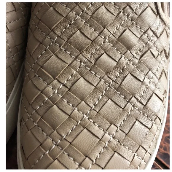 FRYE SLIP ONS SIZE 7.5 - Picture 5 of 13